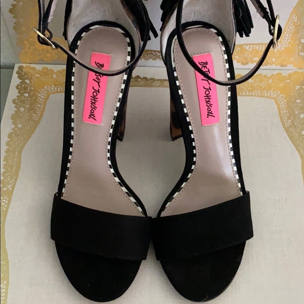 Betsey Johnson woman’s black heels size 6 M